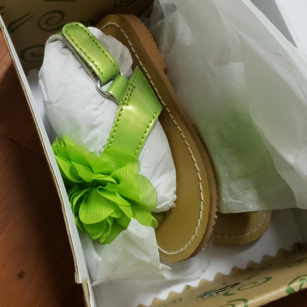 NWT L'Amour Toddler Sandal - Picture 3 of 3